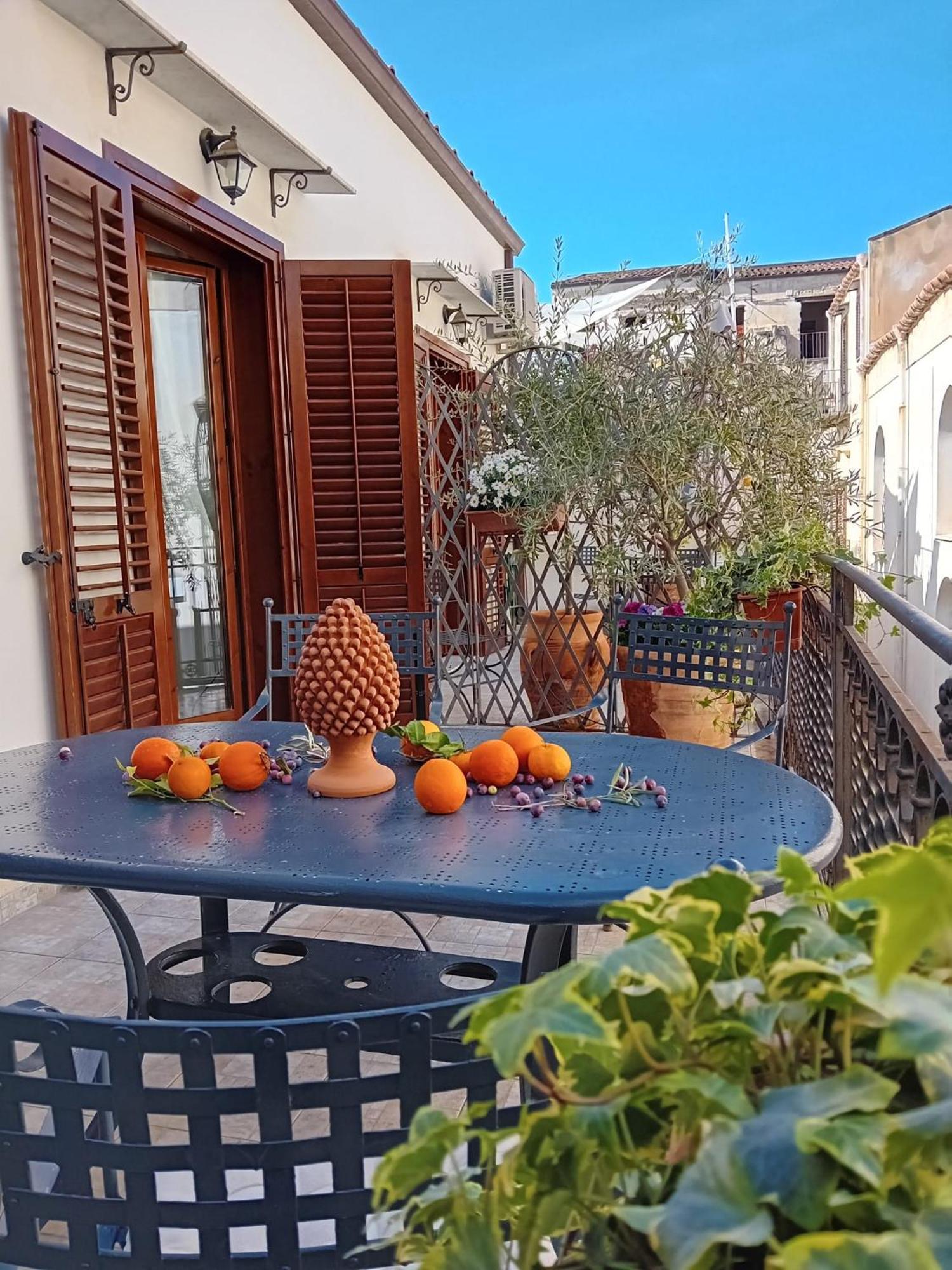 Penthouse Luxury Quattro Canti Palermo Exterior foto